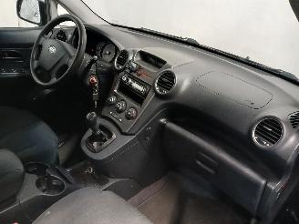 Kia Carens Carens III (FG) MPV 2.0i CVVT 16V (G4KA) [106kW]  (09-2006/06-2013) picture 8