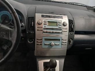Toyota Corolla Corolla Verso (R10/11) MPV 1.8 16V VVT-i (1ZZFE) [95kW]  (04-2004/03-2=
009) picture 17