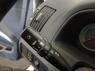 Toyota Corolla Corolla Verso (R10/11) MPV 1.8 16V VVT-i (1ZZFE) [95kW]  (04-2004/03-2=
009) picture 14