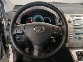 Toyota Corolla Corolla Verso (R10/11) MPV 1.8 16V VVT-i (1ZZFE) [95kW]  (04-2004/03-2=
009) picture 19