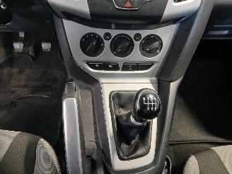 Ford Focus Focus 3 Wagon Combi 1.6 TDCi 115 (T1DB(Euro 5)) [85kW]  (05-2011/05-20=
18) picture 18