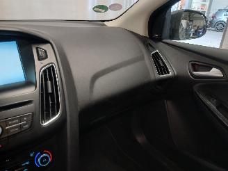 Ford Focus Focus 3 Wagon Combi 1.0 Ti-VCT EcoBoost 12V 125 (M1DD) [92kW]  (02-201=
2/05-2018) picture 15