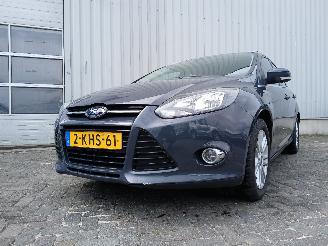 Vaurioauto  passenger cars Ford Focus Focus 3 Wagon Combi 1.0 Ti-VCT EcoBoost 12V 125 (M1DA(Euro 5)) [92kW] =
 (02-2012/05-2018) 2013/3