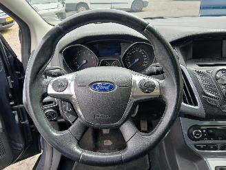 Ford Focus Focus 3 Wagon Combi 1.0 Ti-VCT EcoBoost 12V 125 (M1DA(Euro 5)) [92kW] =
 (02-2012/05-2018) picture 17