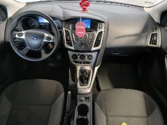 Ford Focus Focus 3 Wagon Combi 1.0 Ti-VCT EcoBoost 12V 100 (M2DA(Euro 5)) [74kW] =
 (02-2012/05-2018) picture 10