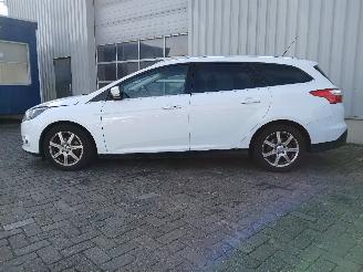 Ford Focus Focus 3 Wagon Combi 1.0 Ti-VCT EcoBoost 12V 125 (M1DA(Euro 5)) [92kW] =
 (02-2012/05-2018) picture 3