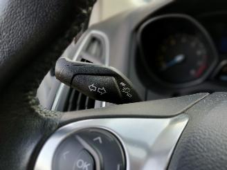 Ford Focus Focus 3 Wagon Combi 1.0 Ti-VCT EcoBoost 12V 125 (M1DA(Euro 5)) [92kW] =
 (02-2012/05-2018) picture 14