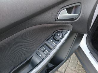 Ford Focus Focus 3 Wagon Combi 1.0 Ti-VCT EcoBoost 12V 125 (M1DA(Euro 5)) [92kW] =
 (02-2012/05-2018) picture 10