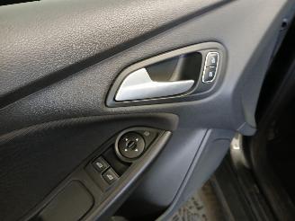 Ford Focus Focus 3 Wagon Combi 1.0 Ti-VCT EcoBoost 12V 125 (M1DD) [92kW]  (02-201=
2/05-2018) picture 12