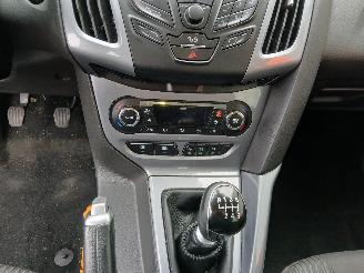 Ford Focus Focus 3 Wagon Combi 1.0 Ti-VCT EcoBoost 12V 125 (M1DA(Euro 5)) [92kW] =
 (02-2012/05-2018) picture 18