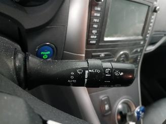 Toyota Auris Auris (E15) Hatchback 1.8 16V HSD Full Hybrid (2ZRFXE) [100kW]  (09-20=
10/09-2012) picture 16