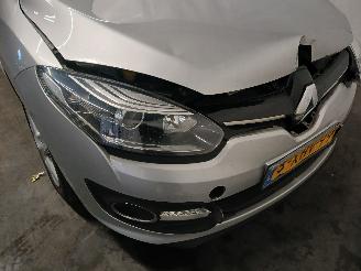 Renault Mégane Megane III Berline (BZ) Hatchback 5-drs 1.5 dCi 110 (K9K-636(K9K-A6)) =
[81kW]  (02-2009/02-2016) picture 25