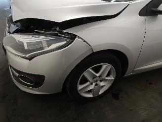 Renault Mégane Megane III Berline (BZ) Hatchback 5-drs 1.5 dCi 110 (K9K-636(K9K-A6)) =
[81kW]  (02-2009/02-2016) picture 23