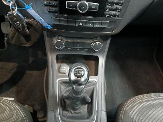 Mercedes B-klasse B (W246) Hatchback 1.6 B-180 BlueEFFICIENCY Turbo 16V (M270.910) [90kW=
]  (11-2011/12-2018) picture 20