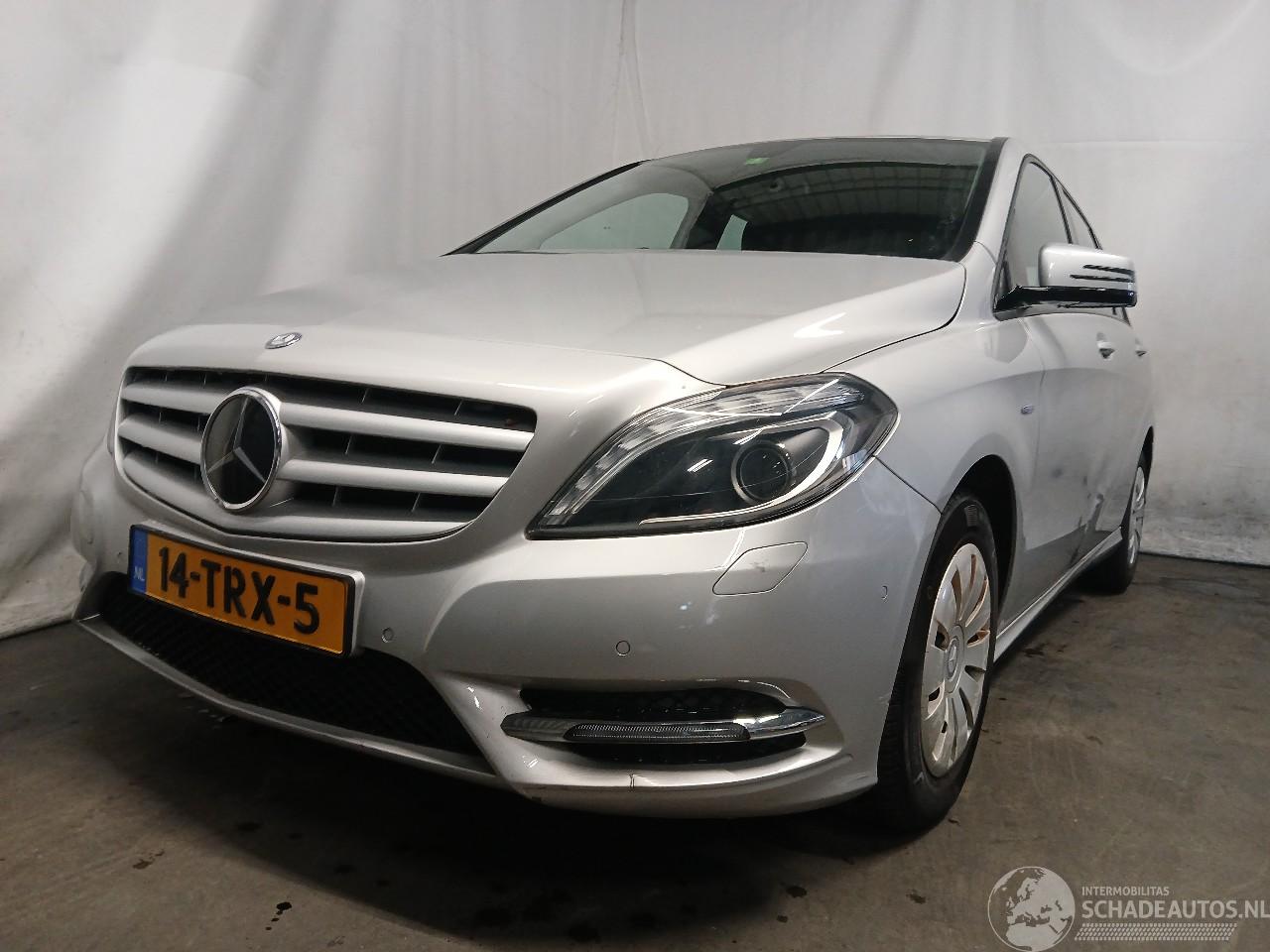 Mercedes B-klasse B (W246) Hatchback 1.6 B-180 BlueEFFICIENCY Turbo 16V (M270.910) [90kW=
]  (11-2011/12-2018)