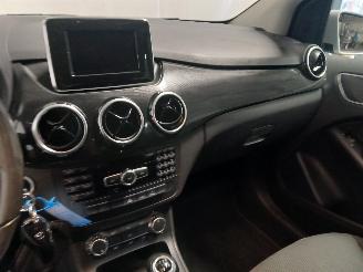 Mercedes B-klasse B (W246) Hatchback 1.6 B-180 BlueEFFICIENCY Turbo 16V (M270.910) [90kW=
]  (11-2011/12-2018) picture 18