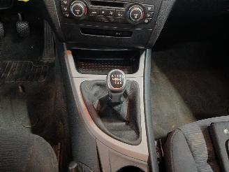 BMW 1-serie 1 serie (E87/87N) Hatchback 5-drs 116i 1.6 16V (N43-B16A) [90kW]  (09-=
2007/06-2011) picture 18