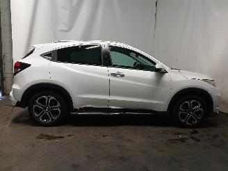 Honda  HR-V (RU) MPV 1.5 i-VTEC 16V (L15B4(Euro 6)) [96kW]  (08-2015/...) picture 7