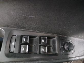 Seat Leon Leon ST (5FF) Combi 5-drs 1.6 TDI 16V (CRKB) [81kW]  (09-2013/08-2020)= picture 14