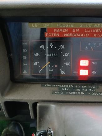 Peugeot J5 J5 (280L) Chassis-Cabine 2.5D (CRD93) [54kW]  (09-1981/09-1990) picture 2