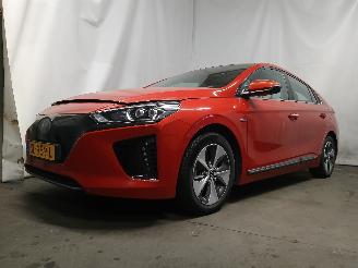 Hyundai Ioniq Ioniq Liftback EV (EM09) [88kW]  (03-2016/08-2019) picture 3