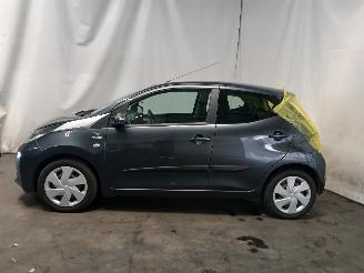 Toyota Aygo Aygo (B40) Hatchback 1.0 12V VVT-i (1KR-FE) [51kW]  (05-2014/06-2018) picture 4