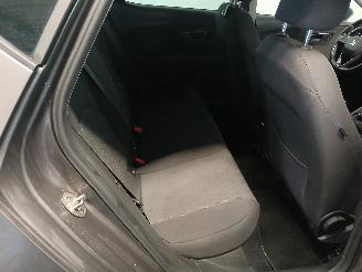 Seat Leon Leon (5FB) Hatchback 5-drs 1.6 TDI 16V (CXXB) [81kW]  (09-2013/08-2020=
) picture 10