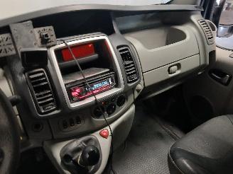 Opel Vivaro Vivaro Van 2.0 CDTI (M9R-780) [84kW]  (08-2006/07-2014) picture 17