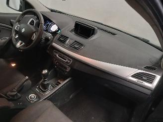 Renault Mégane Megane III Grandtour (KZ) Combi 5-drs 1.6 16V (K4M-858(K4M-R8)) [81kW]=
  (05-2009/08-2015) picture 8