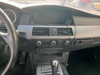 BMW 5-serie 5 serie (E60) Sedan 525i 24V (M54-B25(256S5)) [141kW]  (09-2003/02-200=
5) picture 19