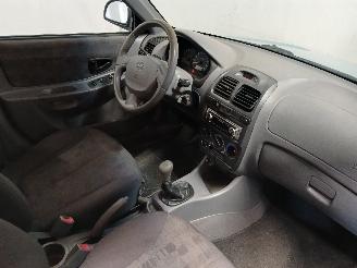 Hyundai Accent Accent Hatchback 1.3 12V (G4EA) [62kW]  (08-2002/11-2005) picture 9