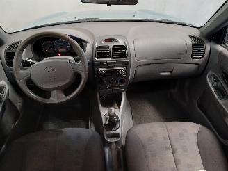 Hyundai Accent Accent Hatchback 1.3 12V (G4EA) [62kW]  (08-2002/11-2005) picture 12