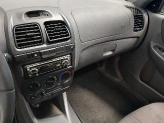 Hyundai Accent Accent Hatchback 1.3 12V (G4EA) [62kW]  (08-2002/11-2005) picture 17