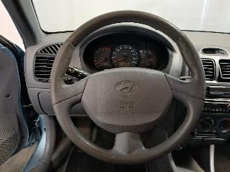 Hyundai Accent Accent Hatchback 1.3 12V (G4EA) [62kW]  (08-2002/11-2005) picture 19