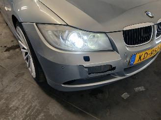 BMW 3-serie 3 serie (E90) Sedan 320i 16V (N46-B20C) [110kW]  (12-2004/08-2007) picture 22