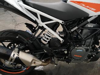 KTM 390 Duke  picture 23