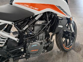 KTM 390 Duke  picture 22