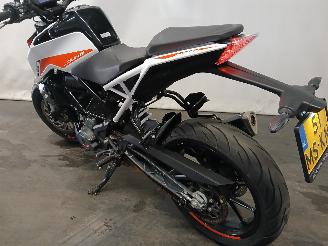 KTM 390 Duke  picture 21