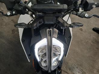 KTM 390 Duke  picture 15