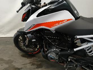 KTM 390 Duke  picture 20