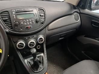 Hyundai I-10 i10 (F5) Hatchback 1.1i 12V (G4HG) [49kW]  (01-2008/12-2013) picture 16
