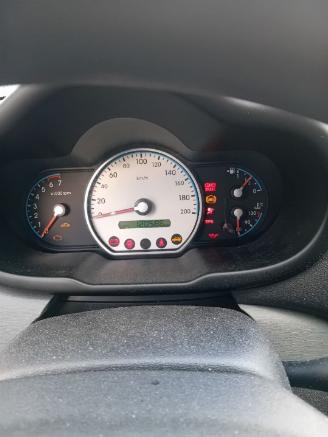 Hyundai I-10 i10 (F5) Hatchback 1.1i 12V (G4HG) [49kW]  (01-2008/12-2013) picture 2