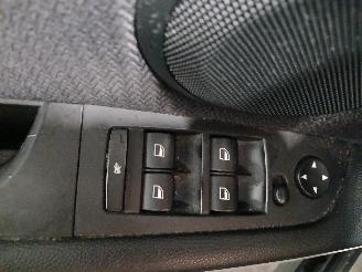 BMW 3-serie 3 serie (E90) Sedan 318i 16V (N43-B20A) [105kW]  (09-2007/10-2011) picture 14