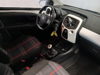 Peugeot 108 108 Hatchback 1.0 12V (1KRFE(CFB)) [51kW]  (05-2014/...) picture 9