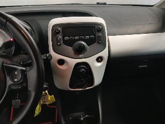 Peugeot 108 108 Hatchback 1.0 12V (1KRFE(CFB)) [51kW]  (05-2014/...) picture 17