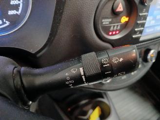 Toyota Yaris Yaris III (P13) Hatchback 1.5 16V Hybrid (1NZ-FXE) [74kW]  (04-2015/09=
-2020) picture 15
