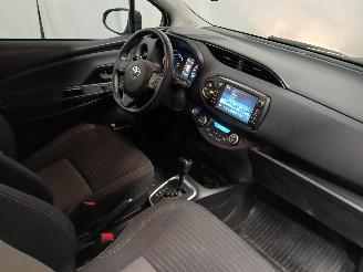 Toyota Yaris Yaris III (P13) Hatchback 1.5 16V Hybrid (1NZ-FXE) [74kW]  (04-2015/09=
-2020) picture 9