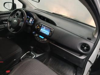 Toyota Yaris Yaris III (P13) Hatchback 1.5 16V Hybrid (1NZ-FXE) [74kW]  (04-2015/09=
-2020) picture 8