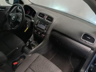 Volkswagen Golf Golf VI (5K1) Hatchback 2.0 TDI 16V (CBDC) [81kW]  (10-2008/11-2012) picture 8