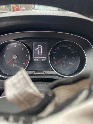 Volkswagen Passat Passat (3G2) Sedan 1.6 TDI 16V (DCXA) [88kW]  (08-2014/11-2020) picture 2